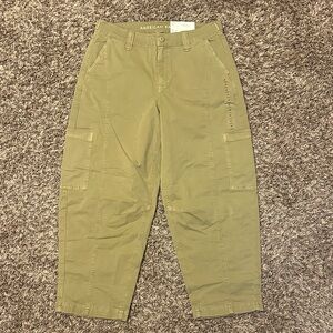 American Eagle Outfitters Khaki Cropped Pants
